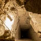 Qui abbiamo la fortuna di ammirare un antichissimo pozzo di captazione di acqua di falda potabile risalente al periodo greco-romano. Profondo 8 metri e protetto da una grata, � dotato di �pedarole�, ossia incavi contrapposti che servivano per scendere e salire