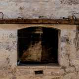 Di particolare interesse � poi il forno romano, segno che il grano macinato veniva qui usato per preparare il pane