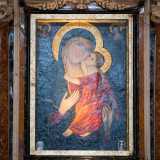 ...racchiude l�icona della Vergine portata ogni anno in processione