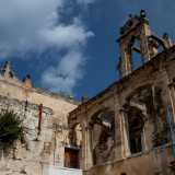 Realizzata nella seconda met� del 700, � una masseria fortificata in stile tardo-barocco con la facciata in tufo calcareo e un caratteristico loggiato pergolato che vanta un fornice centrale, sormontato da un campaniletto a vela