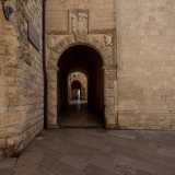 Saliamo ora sui matronei duecenteschi del piano superiore che ospitano anche il Museo Diocesano. Usciamo cos� dalla Cattedrale e passiamo sotto l'Arco Duomo