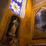 Procedendo nella navata di destra incontriamo le altre sei cappelle. In una di esse sono collocate�due delle opere pi� significative della chiesa: la Conversione di San Paolo di Domenico Morelli...