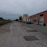 Siamo andati a trovare Gaspare. Lui, pur non avendo pi� una sua bottega, esercita il mestiere all�interno della �Legno Living Arredo�, l�azienda di due suoi allievi, situata in Traversa II Glomerelli, nel quartiere Stanic