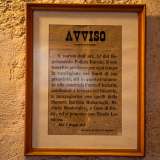 Su una parete � incorniciata una pergamena datata 4 maggio 1878: si tratta di un decreto di Giuseppe Manzari che proibisce la caccia nella contrada