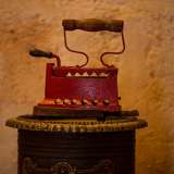 ...o un ferro da stiro a carbone
