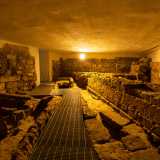 ...intervallate dalle fondamenta di antiche fortificazioni