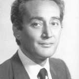 L�amministrazione dell�avvocato democristiano Nicola Vernola fu quella che affront� l�emergenza dell�infezione colerica, l�epidemia che pieg� l�Italia nel 1973. Utilizzando i 2 miliardi di lire messi sul tavolo dallo Stato il Comune port� avanti una poderosa campagna d�immunizzazione dei cittadini