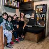 ...assieme agli altri due figli: l�11enne Rita e Riccardo, di 5 anni