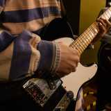 La formazione � quella base: chitarra, basso...