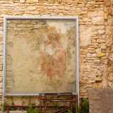 ...dal quale � possibile ammirare le pareti interne dell�edificio...