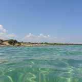 Tutti gli arenili sono comunque accomunati dal cristallino ma spesso agitato mare dell�alto Salento...