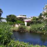 � il villaggio privato di Rosa Marina, buen retiro della borghesia del capoluogo pugliese, composto da circa 1500 villette con giardino e 22 km di stradine interne oltre che da spiagge, campi sportivi, area fitness, piscina e tanto altro