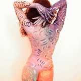 Body Painting che fa parte del lavoro Come un fiume di liquidi umori, di Miguel Gomez