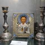 Tra questi i candelabri d�argento donati da Putin quando visit� Bari nel 2007...