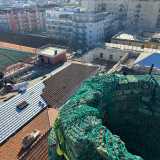 Infine Giacomo ci fa vedere delle immagini scattate dall�alto, oltre l�impressionante bocca della ciminiera