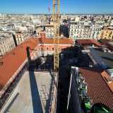 Mostrano non solo tutto il complesso dell�ex opificio, nel vivo dei lavori, ma anche gli edifici circostanti