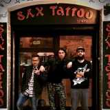 ...dopo essere stato tra i primi a disegnare in citt� nel suo �Sax Tattoo�, a Bari Vecchia
