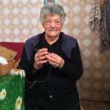 �Ho iniziato a tessere all'et� di 7 anni - rammenta l'anziana - sotto la guida di mia madre� (foto di Luca Carofiglio)