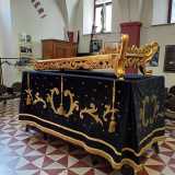 Negli anni ha poi messo la firma anche su opere ospitate in templi religiosi di altre citt�. Ha realizzato un lavoro ad esempio per la Chiesa di Santa Chiara a Lanciano, in Abruzzo