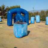 Gonfiabili nel campo da gioco del Paintball Bari