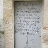 Versi di Guido Lupori, nelle vie di Polignano a Mare