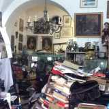 Bari, la bottega del collezionismo