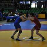 La 19enne Annarita Losito in tenuta blu mentre combatte con un'avversaria