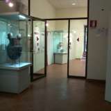 La sala che ospita la mostra "Ceramiche Apule"