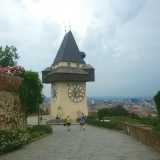 L'Uhrturm, la torre dell'orologio che dall'alto di una collina sovrasta la citt�