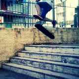 Bari- acrobazia su scalini con lo skate