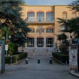 Sulla sinistra si erge il grande complesso del Seminario diocesano, l� dove dal 1953 si formano i futuri sacerdoti. Ospita al suo interno la parrocchia del Buon Pastore