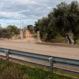 Seppanibale (che prende il soprannome dal suo storico proprietario, Giuseppe Annibale Indelli) si trova in contrada Fascianiello, sulla vecchia strada che collegando Fasano a Monopoli corre parallela alla statale 16. Qui � presente un viale sterrato introdotto da due colonne che ci conduce a destinazione