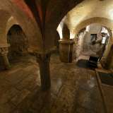 Gli archi murati e le grandi volte che caratterizzano il luogo sacro dedicato a San Benedetto, monastero del X secolo