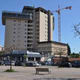 Ma dalla fine dell�anno scorso qualcosa ha cominciato a muoversi attorno allo storico hotel: sono comparsi operai, camion e un�alta gru � stata posta accanto all�edificio. Sono infatti partiti i lavori che regaleranno all�albergo una nuova vita