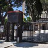 Parliamo al passato perch� nel marzo del 2006 il �Grand�hotel Ambasciatori� � stato chiuso e di fatto abbandonato a se stesso. Le finestre sono state serrate e il cancello nero chiuso e lasciato ad arrugginirsi
