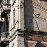 Il palazzo porta ancora sulla sua parete meridionale la scritta in maiuscolo �Bari�, che indica quello che un tempo era l�inizio della citt�