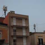 Nel nostro breve percorso a Carbonara partendo dalla piazza principale, Umberto I, scorgiamo subito ben due antenne a pochi metri su due palazzine vicine