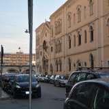 Ma ecco che una volta giunti alla fine della viuzza ci troviamo davanti a una sorpresa: la strada sfocia infatti su via Beata Elia di San Clemente, l� dove ha sede l�elegante monastero di San Giuseppe