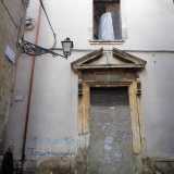 Una delle tante chiese chiuse e murate