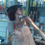 Mezzobusto presente all'interno
