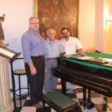 Il presidente, il direttore artistico e il cantore pi� anziano