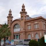 L'edificio che ospitava l'ex cineteatro Margherita sul lungomare di Bari, ancora in via di ristrutturazione 