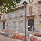La facciata del palazzo liberty dell'ormai ex cineteatro Kursaal Santalucia nella zona Umbertino 