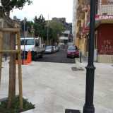 Il viale a destra ancora accessibile alla auto