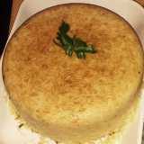 Ammar si diletta a cucinare la sua �makloba� (torta di riso capovolta ripiena di tutto)