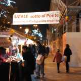 Ingresso del mercatino di Via Caduti di via Fani, di fronte al Liceo Scacchi