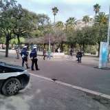 La volante dei vigili Urbani � spesso parcheggiata nella piazza