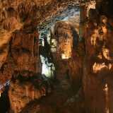 La grotta di Sant'Angelo opportunamente illuminata per metterne in risalto la bellezza naturale