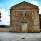 A ridosso del casale si trova l'ottocentesca chiesa sconsacrata di Sant'Antonio da Padova, altro immobile sopravvissuto a quel terribile evento: l'ex luogo di culto per� non � visitabile a causa dei lavori di restauro e il suo ingresso � murato da mattoncini di tufo