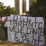 Uno degli striscioni che campeggiava fra il pubblico del concerto del 2014